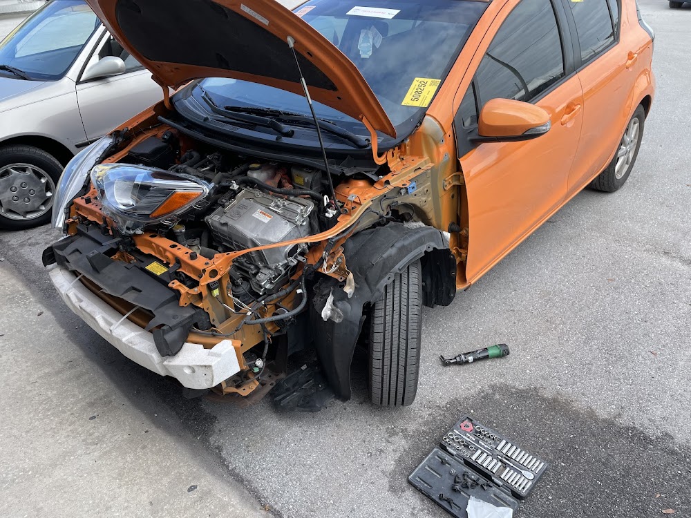 Sidewerx autobody repair and paint Llc
